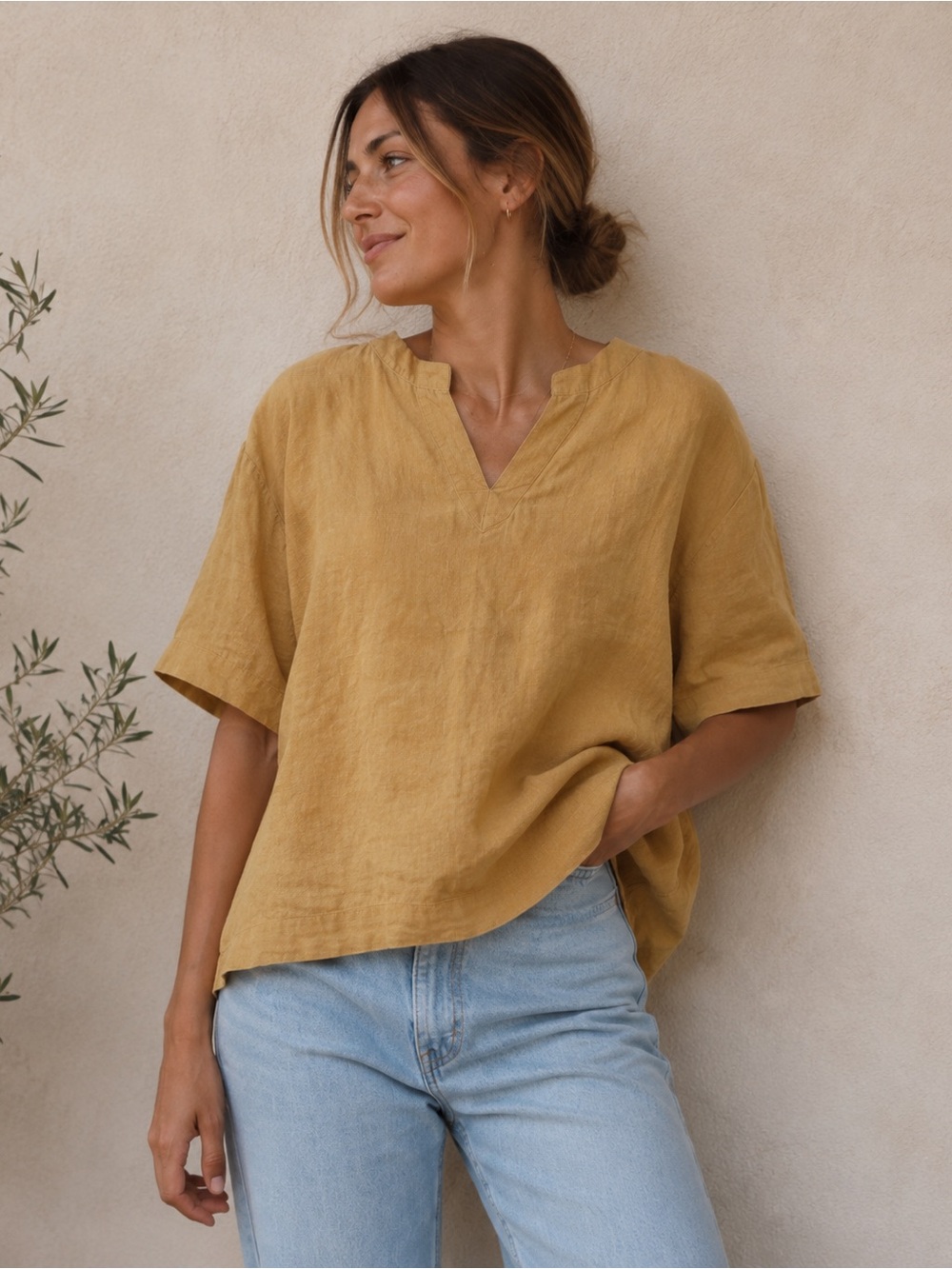 Lintico Relaxed V-Neck Linen Top in Mustard Size S